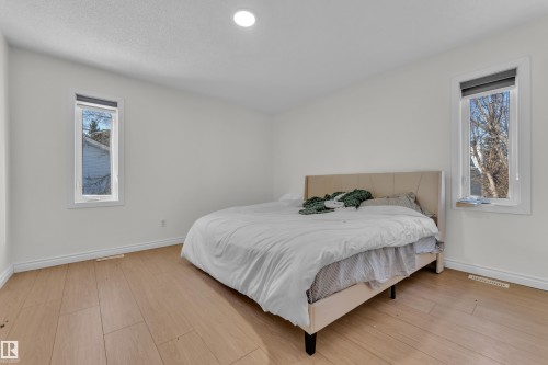 2536 35 Street, Edmonton, AB - Indoor Photo Showing Bedroom