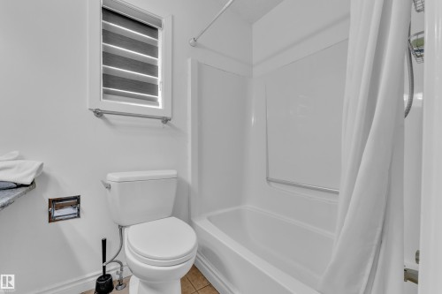 2536 35 Street, Edmonton, AB - Indoor Photo Showing Bathroom
