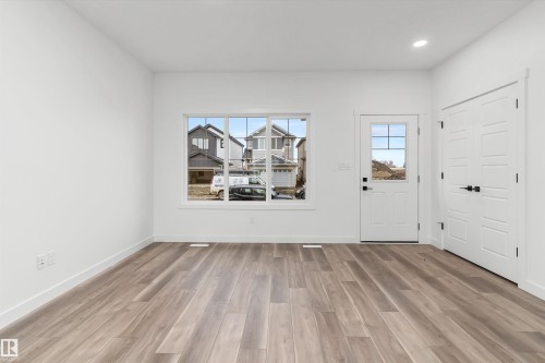 1052 14 Avenue, Edmonton, AB - Indoor