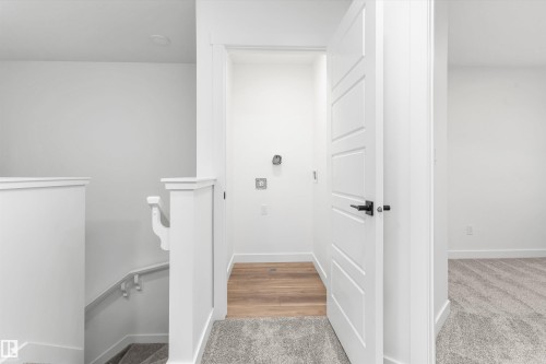 1052 14 Avenue, Edmonton, AB - Indoor Photo Showing Other Room