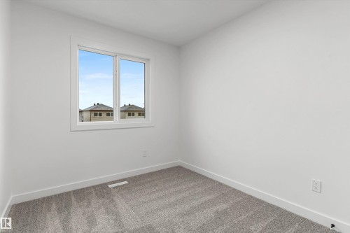 1052 14 Avenue, Edmonton, AB - Indoor Photo Showing Other Room