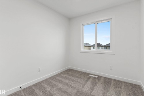 1052 14 Avenue, Edmonton, AB - Indoor Photo Showing Other Room