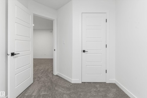 1052 14 Avenue, Edmonton, AB - Indoor Photo Showing Other Room