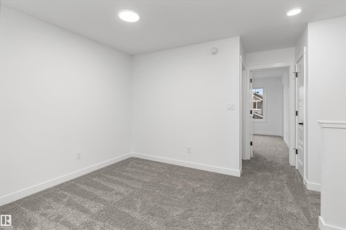 1052 14 Avenue, Edmonton, AB - Indoor Photo Showing Other Room