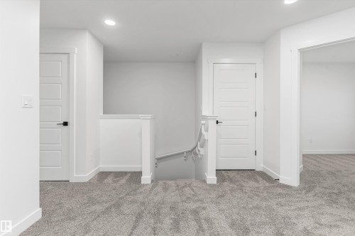 1052 14 Avenue, Edmonton, AB - Indoor Photo Showing Other Room