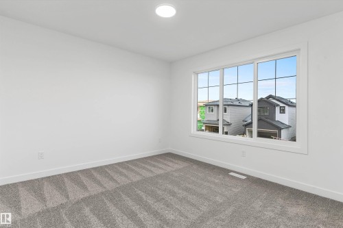 1052 14 Avenue, Edmonton, AB - Indoor Photo Showing Other Room
