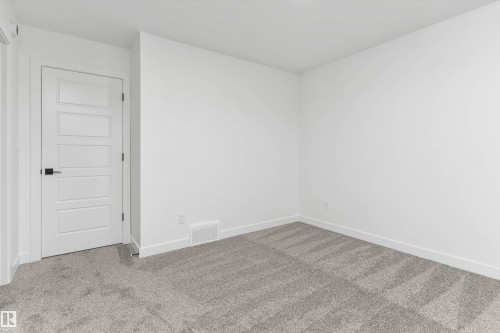 1052 14 Avenue, Edmonton, AB - Indoor Photo Showing Other Room