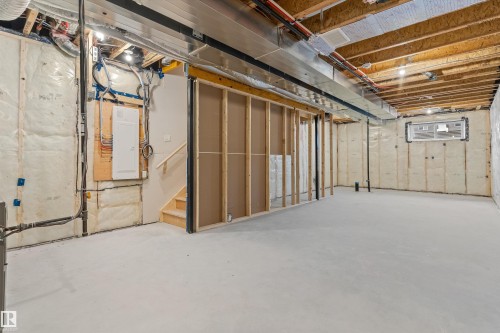 1052 14 Avenue, Edmonton, AB - Indoor Photo Showing Basement