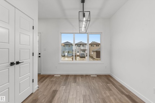 1052 14 Avenue, Edmonton, AB - Indoor Photo Showing Other Room