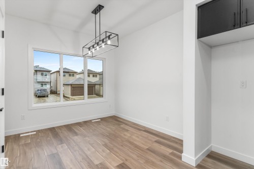 1052 14 Avenue, Edmonton, AB - Indoor Photo Showing Other Room