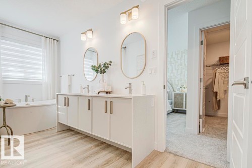 8628 183 Avenue, Edmonton, AB - Indoor Photo Showing Bathroom