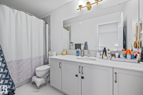 17227 3 Street, Edmonton, AB - Indoor Photo Showing Bathroom