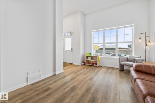 17227 3 Street, Edmonton, AB - Indoor Photo Showing Living Room