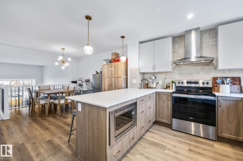 17227 3 Street, Edmonton, AB - Indoor Photo Showing Kitchen With Upgraded Kitchen