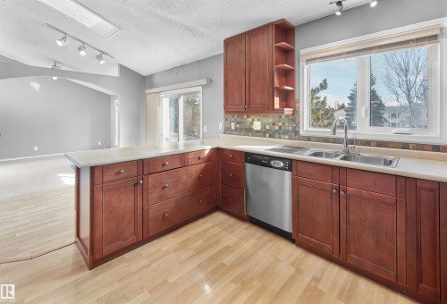 4203 Ramsay Crescent, Edmonton, AB 