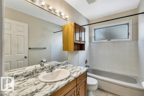 20 Alphonse Crest, St. Albert, AB - Indoor Photo Showing Bathroom