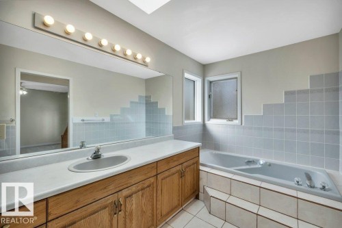 20 Alphonse Crest, St. Albert, AB - Indoor Photo Showing Bathroom
