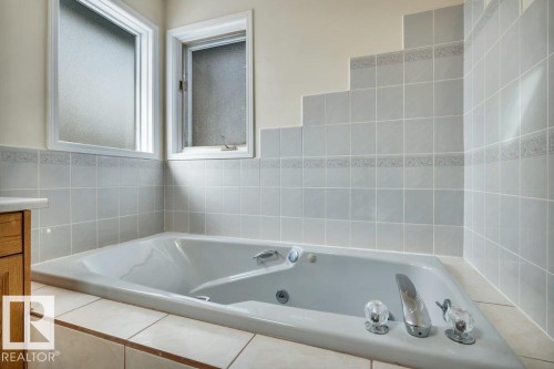 20 Alphonse Crest, St. Albert, AB - Indoor Photo Showing Bathroom