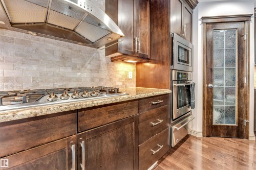 12063 21 Avenue Sw, Edmonton, AB - Indoor Photo Showing Kitchen
