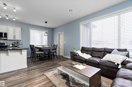 34 Spruce Boulevard, Leduc, AB - Indoor Photo Showing Living Room