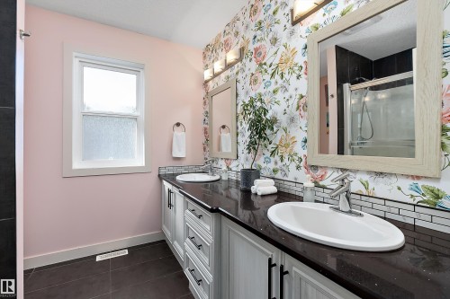 34 Spruce Boulevard, Leduc, AB - Indoor Photo Showing Bathroom