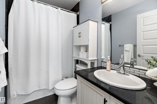 34 Spruce Boulevard, Leduc, AB - Indoor Photo Showing Bathroom