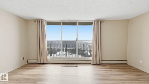 406 12121 Jasper Avenue, Edmonton, AB - Indoor Photo Showing Other Room
