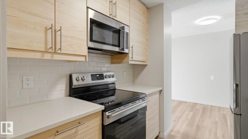 406 12121 Jasper Avenue, Edmonton, AB - Indoor Photo Showing Kitchen