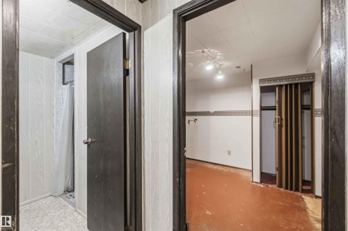 View of corridor - 4615 49 Avenue, Redwater, AB - Indoor Photo Showing Other Room