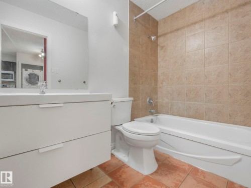 319 2323 119 Street, Edmonton, AB - Indoor Photo Showing Bathroom