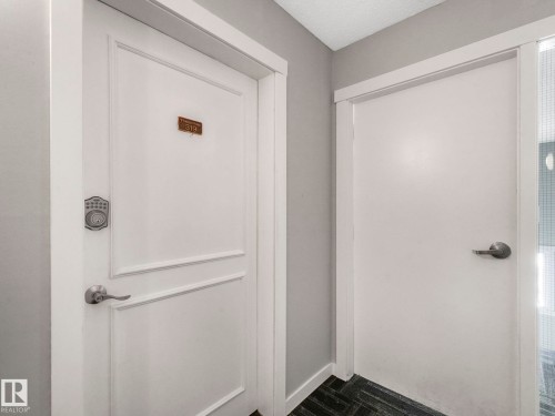 319 2323 119 Street, Edmonton, AB - Indoor