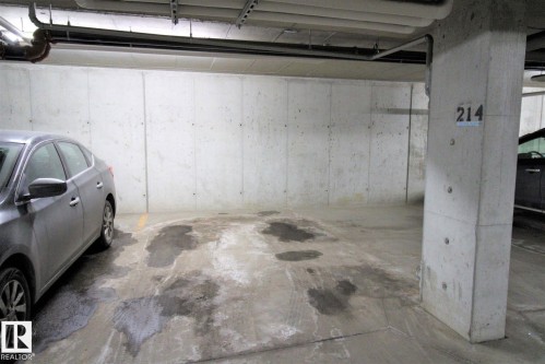 View of parking garage - 430 5515 7 Avenue, Edmonton, AB - Indoor Photo Showing Garage