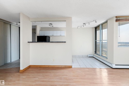1401 12141 Jasper Avenue, Edmonton, AB - 