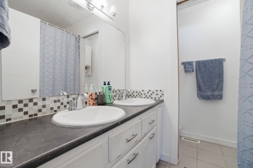 38 Laydon Drive, St. Albert, AB - Indoor Photo Showing Bathroom