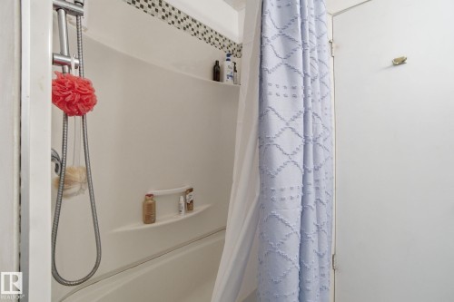 38 Laydon Drive, St. Albert, AB - Indoor Photo Showing Bathroom