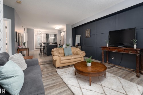 108 8619 111 Street, Edmonton, AB - Indoor Photo Showing Living Room