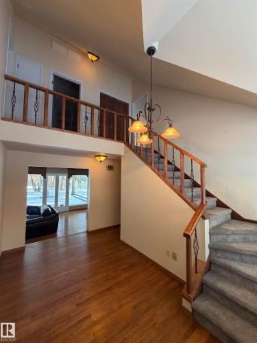 14 Wedgewood Crescent Nw, Edmonton, AB - Indoor Photo Showing Other Room