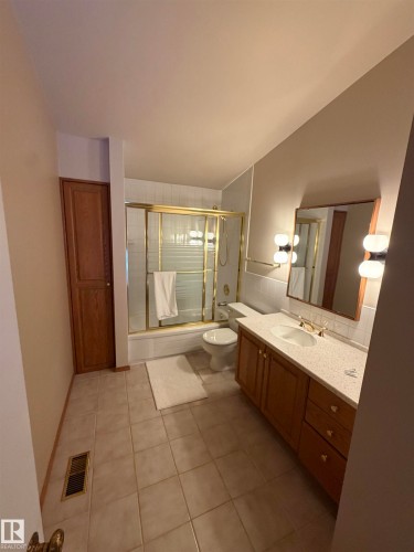 14 Wedgewood Crescent Nw, Edmonton, AB - Indoor Photo Showing Bathroom