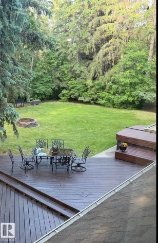 Wooden deck with a yard - 14 Wedgewood Crescent Nw, Edmonton, AB 