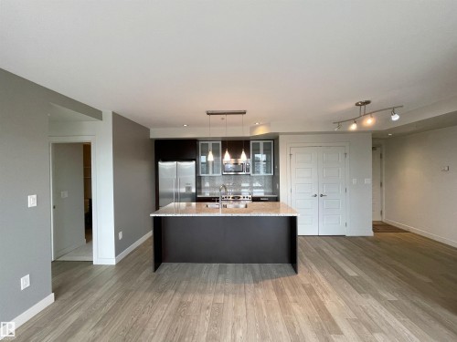 501 10388 105 Street, Edmonton, AB - Indoor
