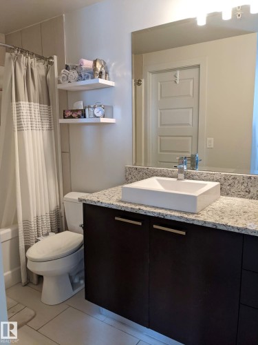 501 10388 105 Street, Edmonton, AB - Indoor Photo Showing Bathroom