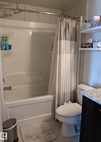 501 10388 105 Street, Edmonton, AB - Indoor Photo Showing Bathroom