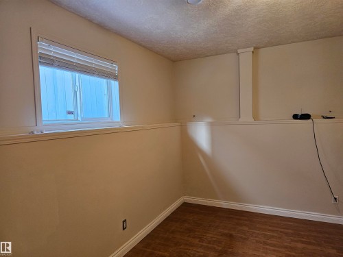 6752 166 Avenue, Edmonton, AB - Indoor Photo Showing Other Room