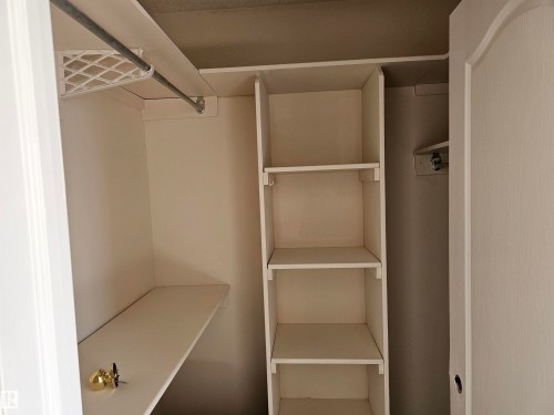 6752 166 Avenue, Edmonton, AB - Indoor Photo Showing Other Room