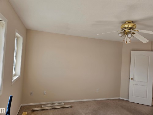 6752 166 Avenue, Edmonton, AB - Indoor Photo Showing Other Room