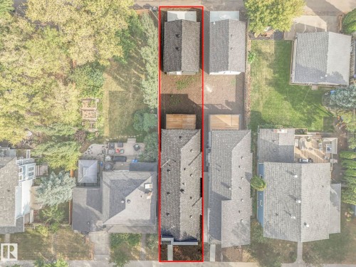 Aerial view of residential area featuring property boundaries highlighted - 10965 129 Street, Edmonton, AB - 