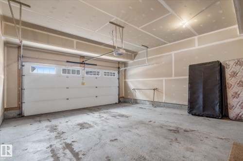 72 12815 Cumberland Road, Edmonton, AB - Indoor Photo Showing Garage