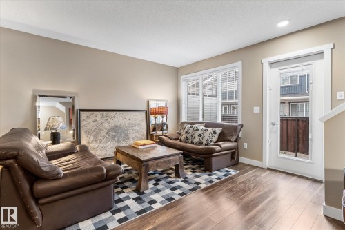 72 12815 Cumberland Road, Edmonton, AB - Indoor Photo Showing Living Room