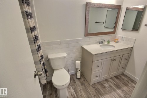11 1503 Mill Woods Road E, Edmonton, AB - Indoor Photo Showing Bathroom