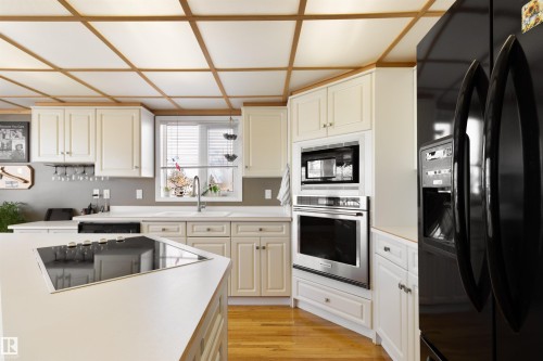 5406 45 St, Tofield, AB - Indoor Photo Showing Kitchen